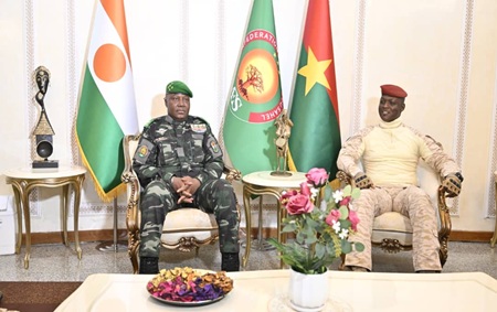 Confédération de l’AES: Le général d’armée Abdourahamane Tiani en visite de travail à Ouagadougou