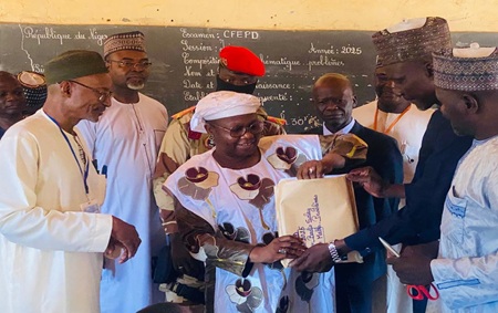 CFEPD 2025 / la Ministre en charge de l'Education Nationale visite plusieurs centres d'examen à Niamey