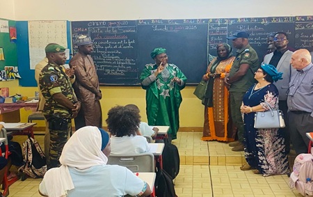 La Ministre en charge de l'Education Nationale visite certains établissements scolaires à Niamey