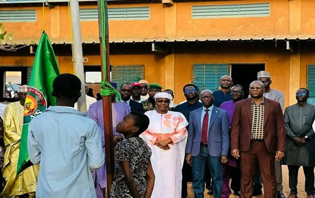 L'initiative « Une semaine, une école » : la Ministre de l'Éducation Nationale dans les écoles primaires franco-arabes Banizoumbou 2-1 et Banizoumbou 2-2