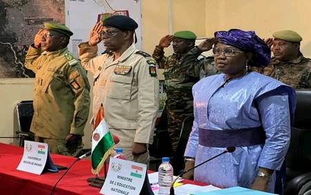 La Ministre de l'Éducation nationale au contact direct des acteurs du système éducatif