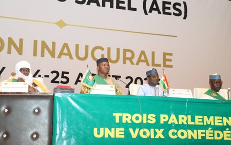 1ére session des parlements de la confédération AES : les députés confédéraux installés
