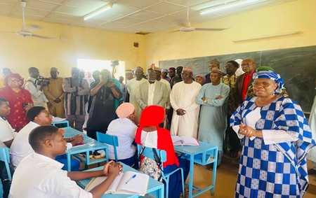 La Ministre en charge de l'Education Nationale au CSP Tayamana - les Cigognes dans le cadre de l'Initiative, Une semaine, une école