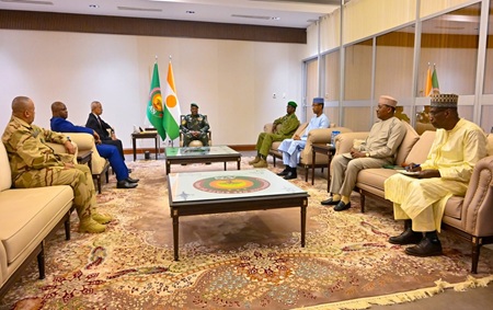 Le Président Tiani reçoit l’Envoyé spécial du Président mauritanien porteur d’un message