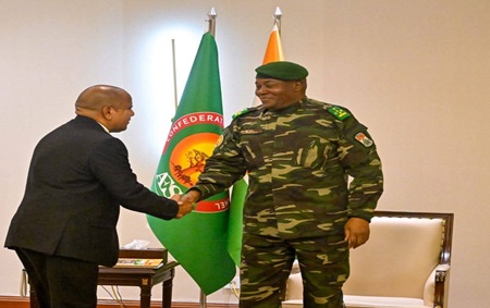 Le Président Tiani reçoit l’ambassadeur d’Algérie au Niger