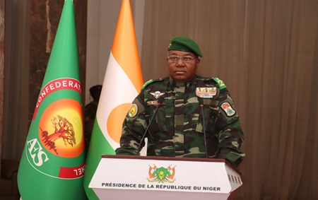 Décès de l’ancien président algérien : Le président Tiani adresse ses condoléances à son homologue Abdelmadjid Tebboune