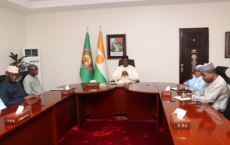 1er Forum International sur les énergies renouvelables : Le Premier Ministre reçoit les ministres en charge du secteur énergétique des pays de l’AES