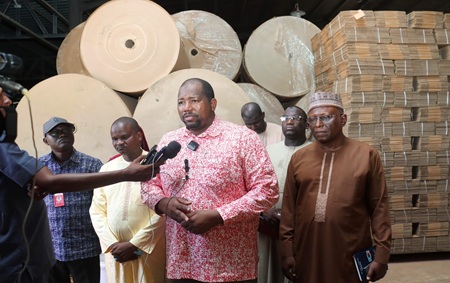 Niamey : Poursuite des visites du Ministre du commerce dans plusieurs unités de production à capitaux chinois installées dans la capitale