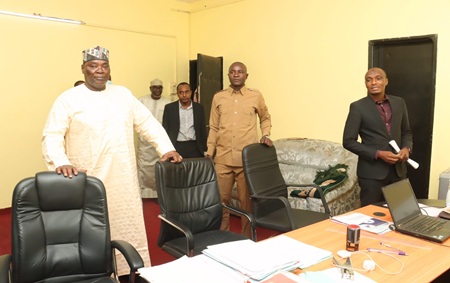 Justice : Le ministre Alio Daouda poursuit sa visite en profondeur des services judiciaires et pénitentiaires