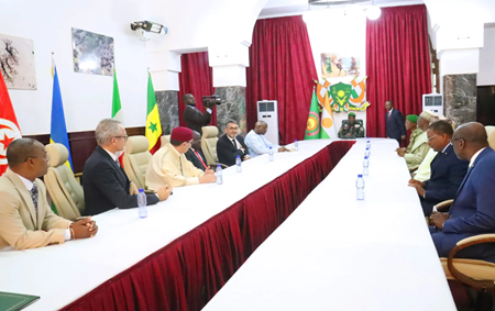 Niger : Six (6) nouveaux ambassadeurs présentent leurs lettres de créance au Président de la République