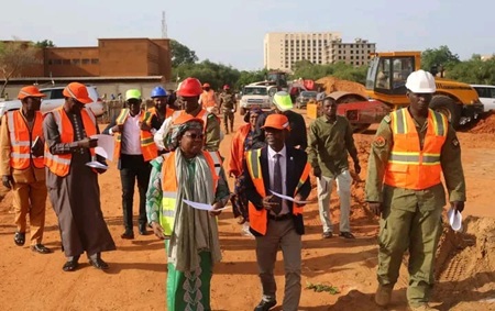 Visite des travaux du chantier du Collège Scientifique de Niamey